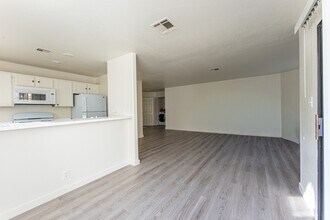 5064 S Rainbow Blvd in Las Vegas, NV - Building Photo - Building Photo