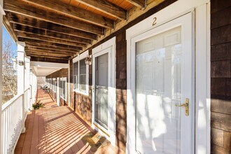33 Starr Dr W, Unit 1 in Narragansett, RI - Building Photo - Building Photo