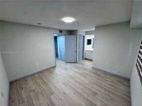 2881 NE 185th St in Aventura, FL - Building Photo - Building Photo