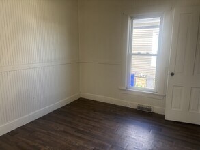 124 10th St SW in Cedar Rapids, IA - Building Photo - Building Photo