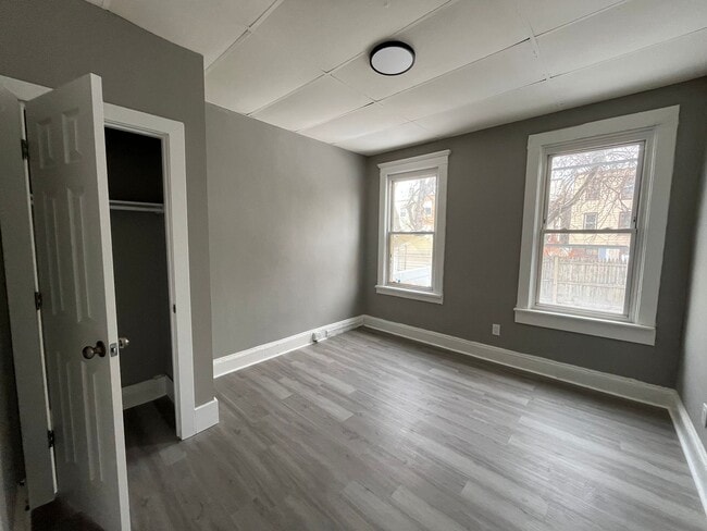 312 Danforth Ave, Unit 2 in Jersey City, NJ - Foto de edificio - Building Photo