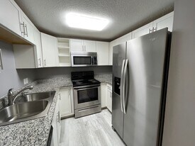 816 Bradley Cir in Lynn Haven, FL - Building Photo