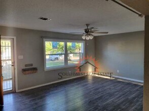 3016 Ross St in Clovis, NM - Building Photo - Building Photo