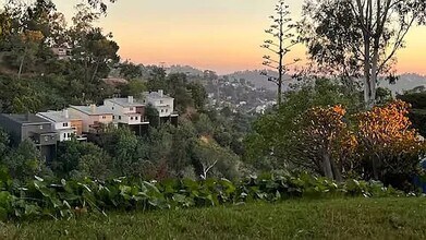 4608 Nob Hill Dr in Los Angeles, CA - Foto de edificio - Building Photo