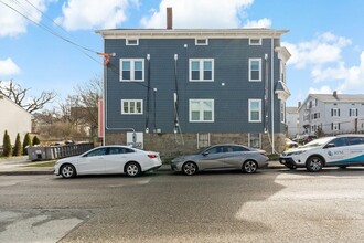 86 Cherry St in Fall River, MA - Building Photo - Building Photo