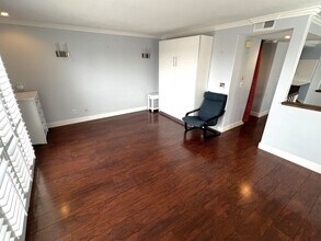 491 W 39th St in Los Angeles, CA - Building Photo - Building Photo