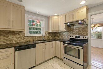 159 Bedford St in Lexington, MA - Building Photo - Building Photo