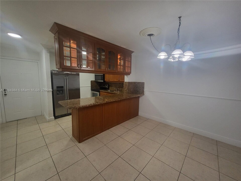 1275 W 35th St-Unit -29B in Hialeah, FL - Foto de edificio