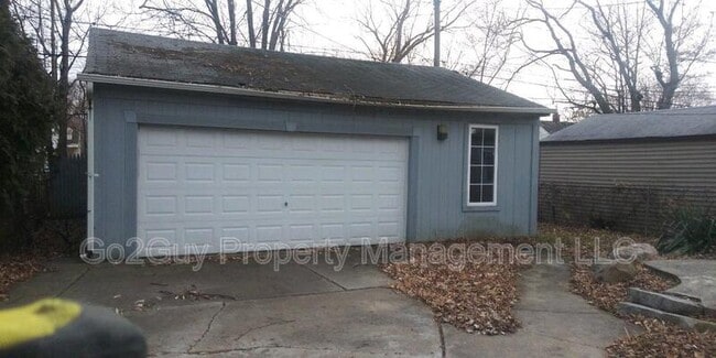 18792 Roscommon St in Harper Woods, MI - Building Photo - Building Photo