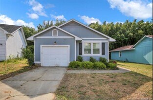 577 Jennings Farm Rd in Fayetteville, NC - Building Photo