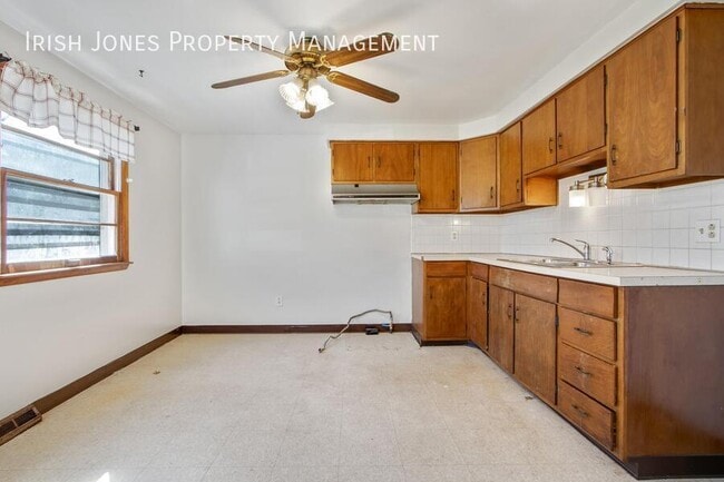 69 French Lea Rd in West Seneca, NY - Building Photo - Building Photo