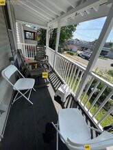12 Berwick Rd in Medford, MA - Foto de edificio - Building Photo
