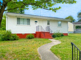 1107 W Augusta Ave in Petersburg, VA - Building Photo