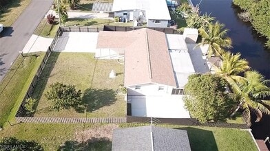 141 Schneider Dr in Ft. Myers, FL - Building Photo - Building Photo