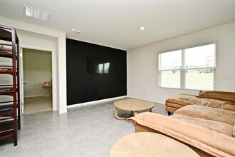 440 Baroness Way in DeLand, FL - Building Photo - Building Photo