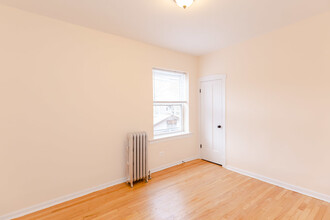 4420 N St Louis Ave in Chicago, IL - Foto de edificio - Building Photo