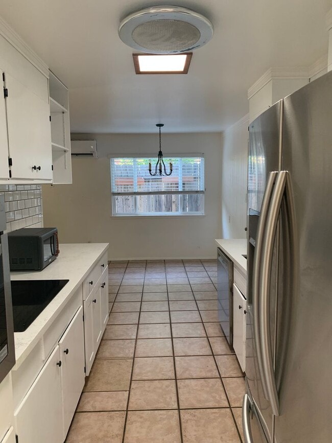 1921 Drexel Dr in Davis, CA - Building Photo - Building Photo