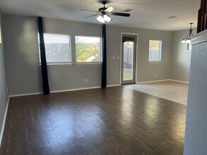 1207 Nicholas Manor in San Antonio, TX - Building Photo - Building Photo