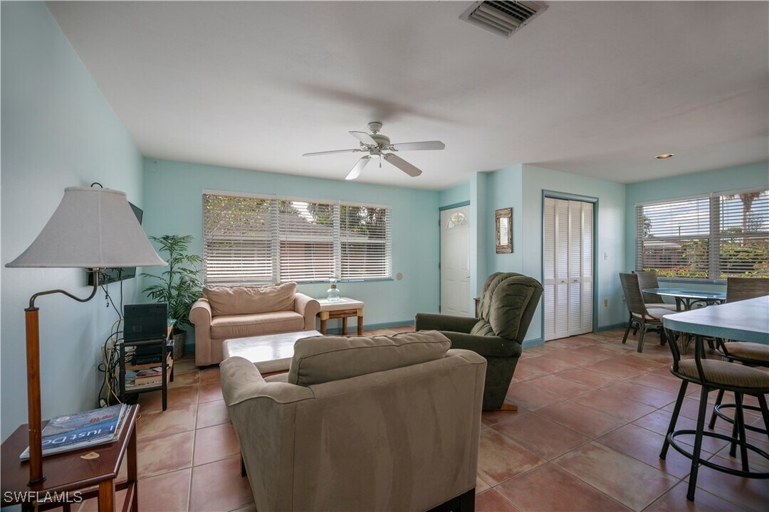 520 97th Ave N in Naples, FL - Building Photo