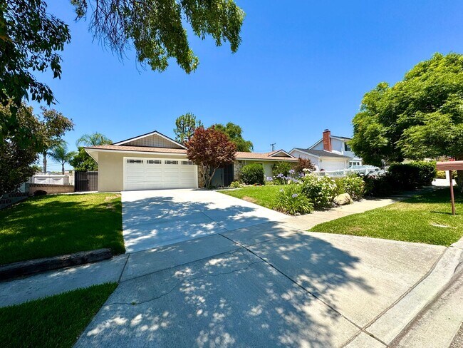 1909 N Abbie Way in Upland, CA - Building Photo - Building Photo