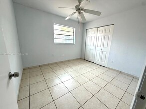 137xx SW 32nd St in Miami, FL - Building Photo - Building Photo