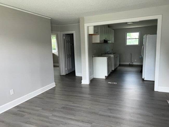806 W Parker Rd in Greenville, SC - Building Photo - Building Photo
