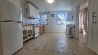 7 Magnolia Ave in Jersey City, NJ - Building Photo - Building Photo