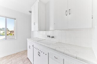 530 W 9th St, Unit 07 in Long Beach, CA - Building Photo - Building Photo