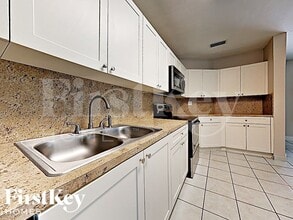 1315 NE 203rd St in Miami, FL - Building Photo - Building Photo