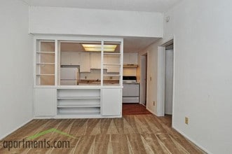 Pelican Pointe Apartments in Jacksonville, FL - Building Photo - Interior Photo