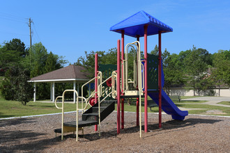 Huntley Apartments in Pelham, AL - Foto de edificio - Building Photo