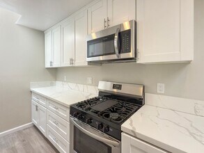 2105 Valle Vista Ave in National City, CA - Building Photo - Building Photo