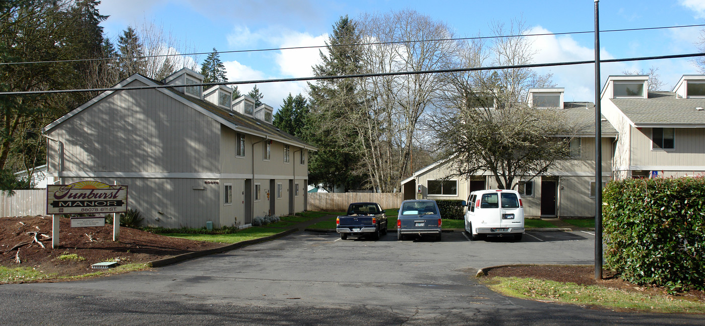 Sunburst Manor in Veneta, OR - Building Photo