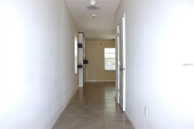 17035 Peaceful Valley Dr in Wimauma, FL - Building Photo - Building Photo