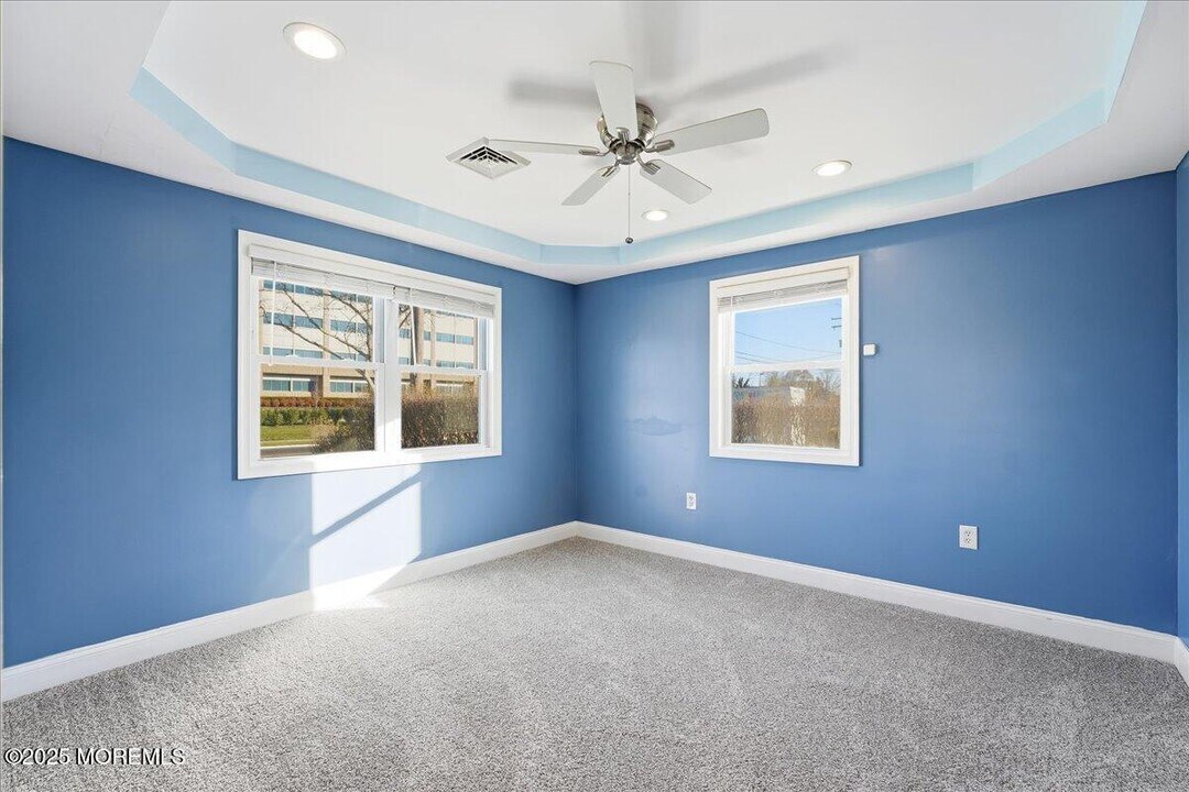 674 Park Ave in Freehold, NJ - Building Photo