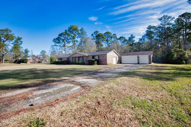 2266 Stallion Rd in Cantonment, FL - Building Photo - Building Photo