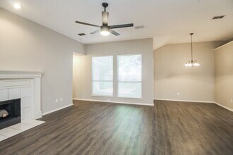 2721 Creek Crossing Rd in Mesquite, TX - Building Photo - Building Photo