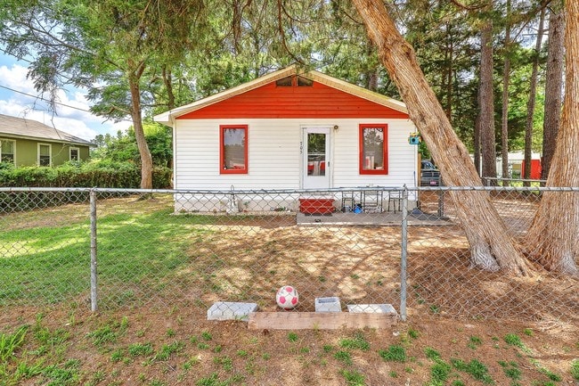 705 & 717 Dorsey St in Walterboro, SC - Foto de edificio - Building Photo