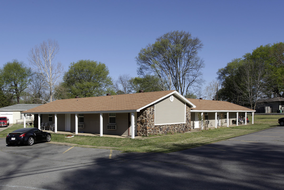 420 South Rd in Jacksonville, AR - Building Photo