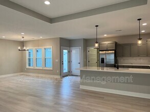 8951 Calpurnia Dr in West Des Moines, IA - Building Photo - Building Photo