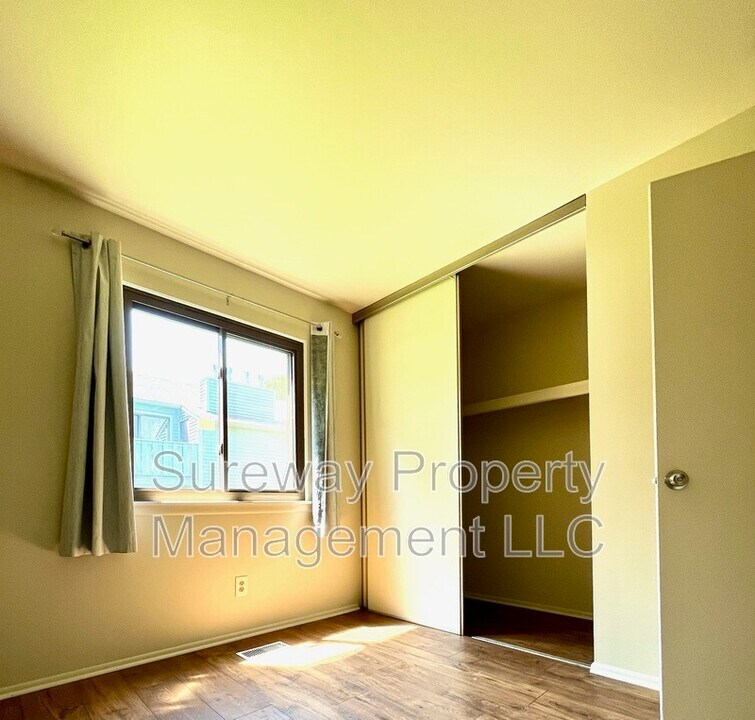 1107 Woodhollow Dr in Evesham, NJ - Foto de edificio