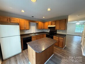3111 Summercroft Ln in Charlotte, NC - Building Photo - Building Photo