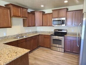 14463 S Edgemere Dr in Herriman, UT - Building Photo - Building Photo
