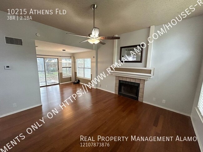 10215 Athens Fld Dr in San Antonio, TX - Building Photo - Building Photo