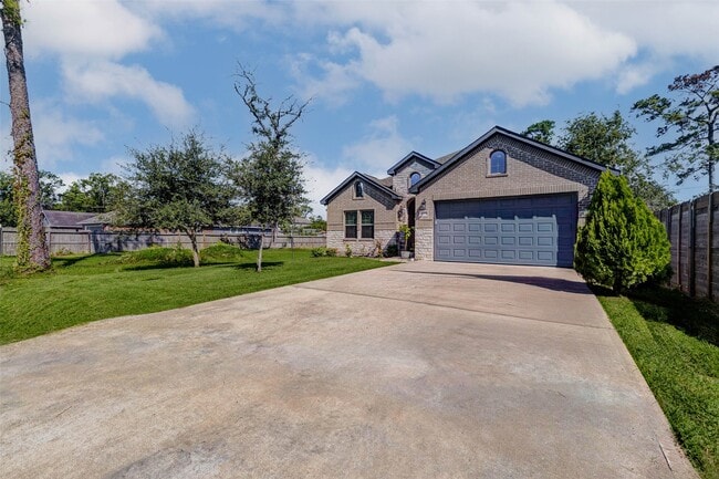 9233 Kentshire Dr in Houston, TX - Building Photo - Building Photo