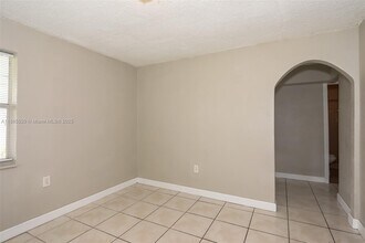 2161 NW 97th St in Miami, FL - Building Photo - Building Photo