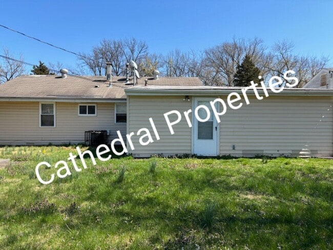 5555 Winchelsea Dr in St. Louis, MO - Building Photo - Building Photo