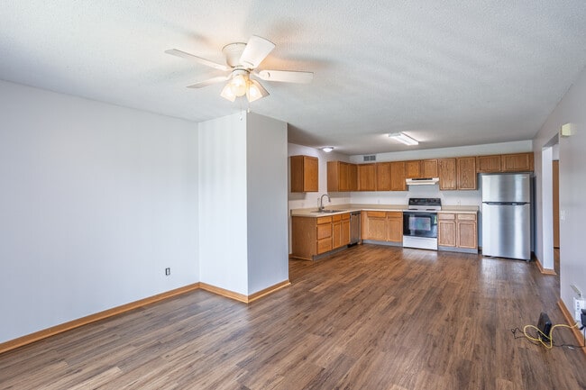 802 Dickinson Ave in Ames, IA - Foto de edificio - Interior Photo