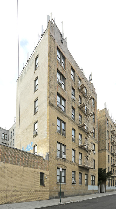 86-50 77th St in Woodhaven, NY - Building Photo
