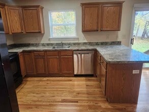 4 Gatz Rd in Riverhead, NY - Building Photo - Building Photo